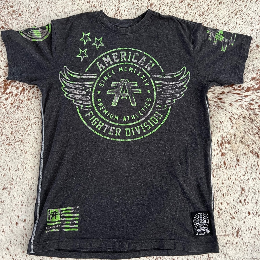 Black and green men’s American Fighter T-Shirt.